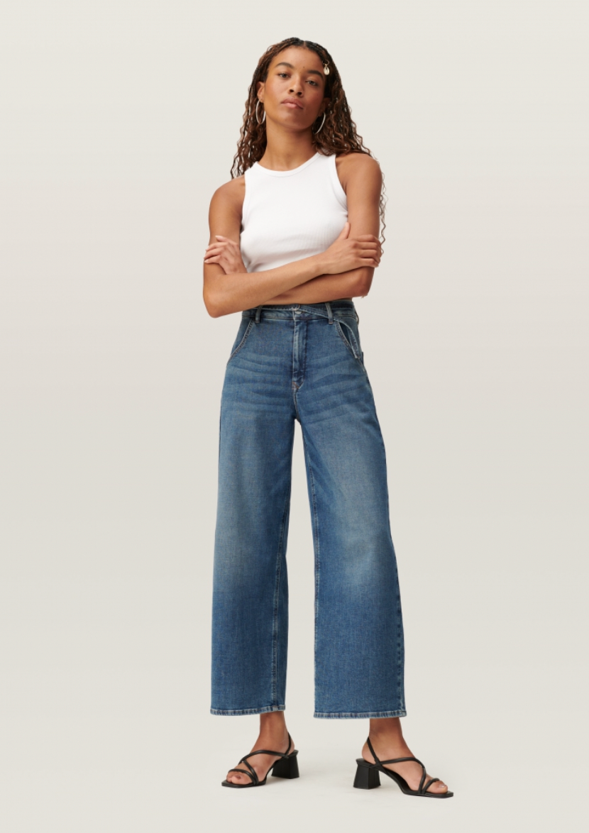 Dawn - Blink Wide Barrel Soft Denim Classic Cropped