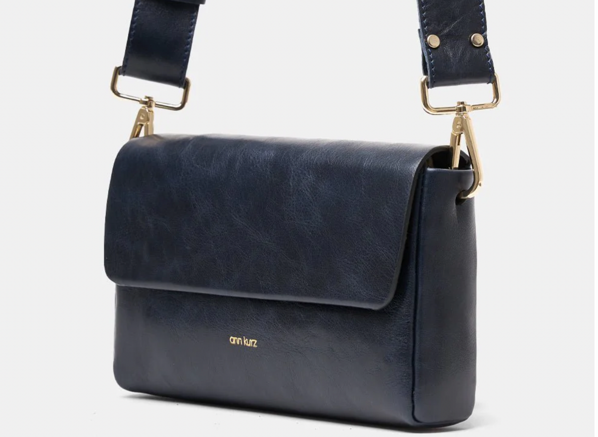 Ann Kurz - Pack Large Shape Shoulder Bag