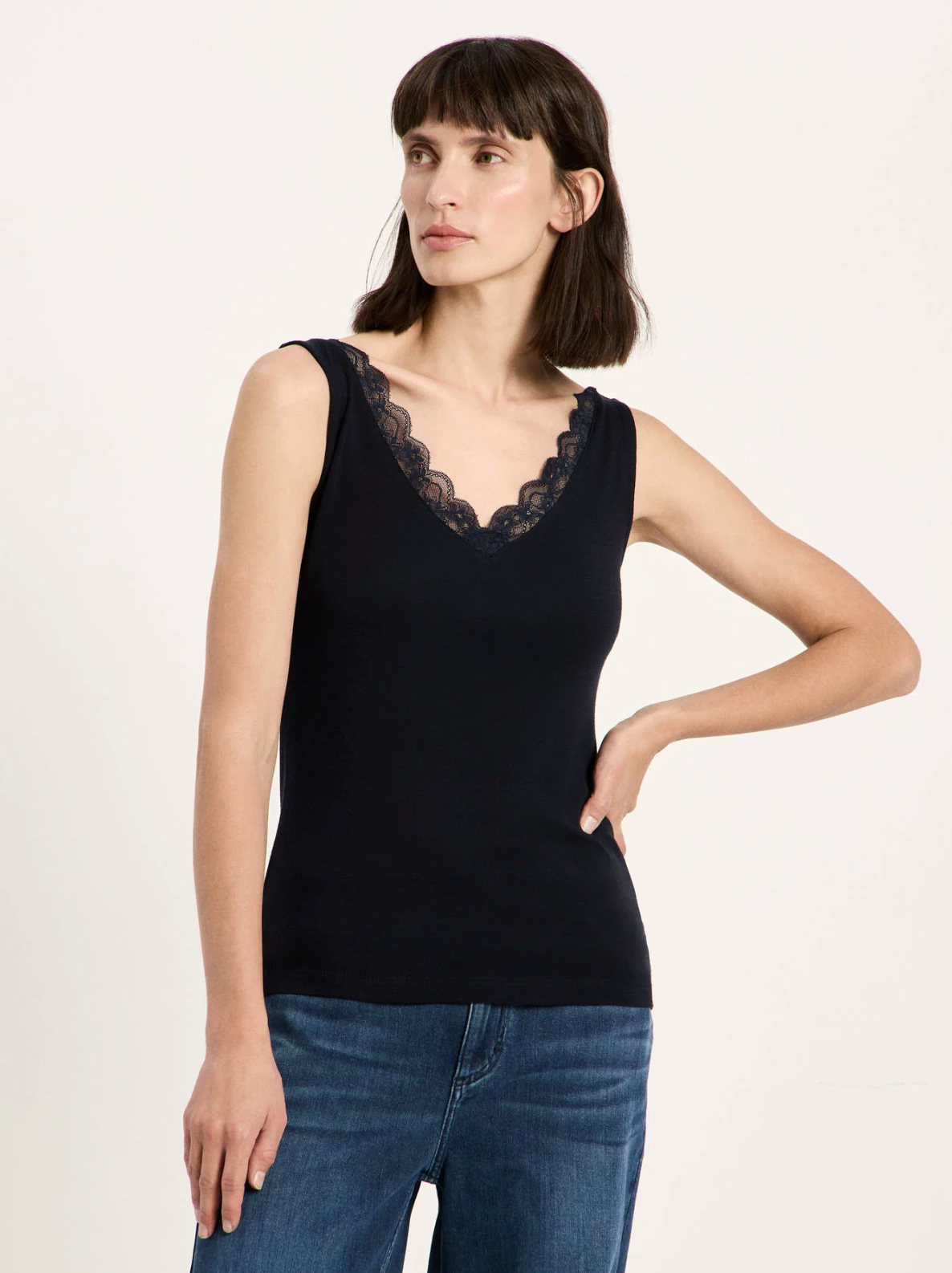 Lanius - Top mit Spitze GOTS