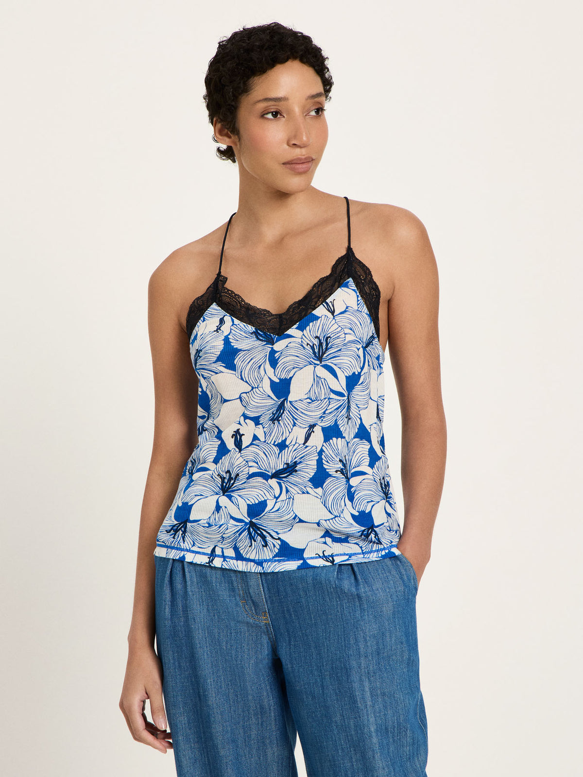 Lanius - Spitzentop aus Tencel™