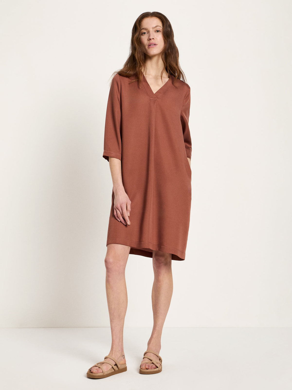 Lanius - Kleid mit V-Ausschnitt