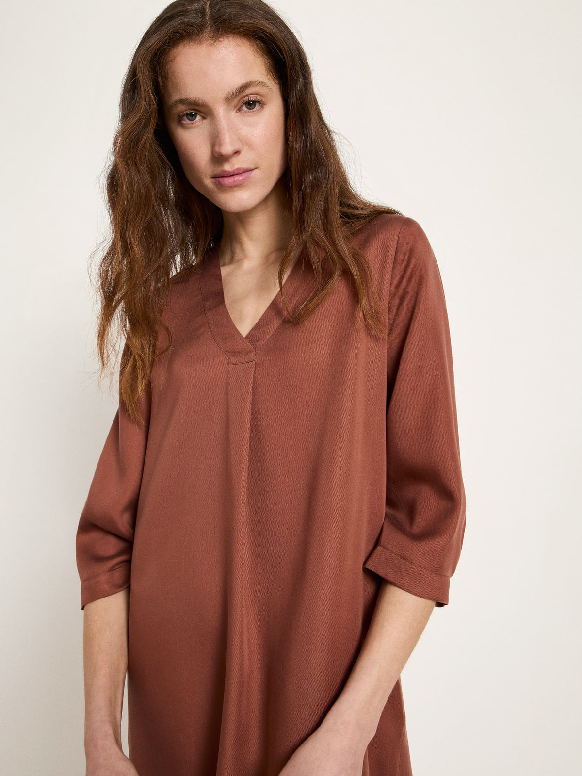 Lanius - Kleid mit V-Ausschnitt