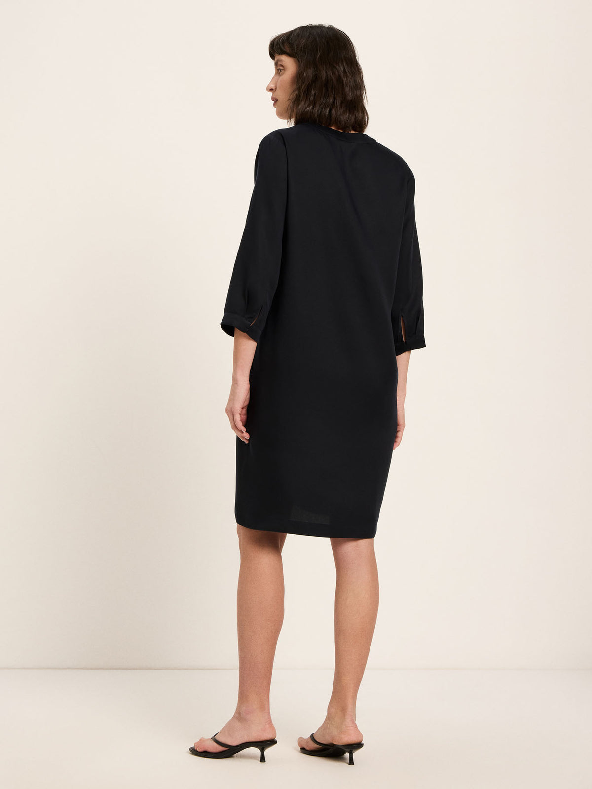 Lanius - Kleid mit V-Ausschnitt