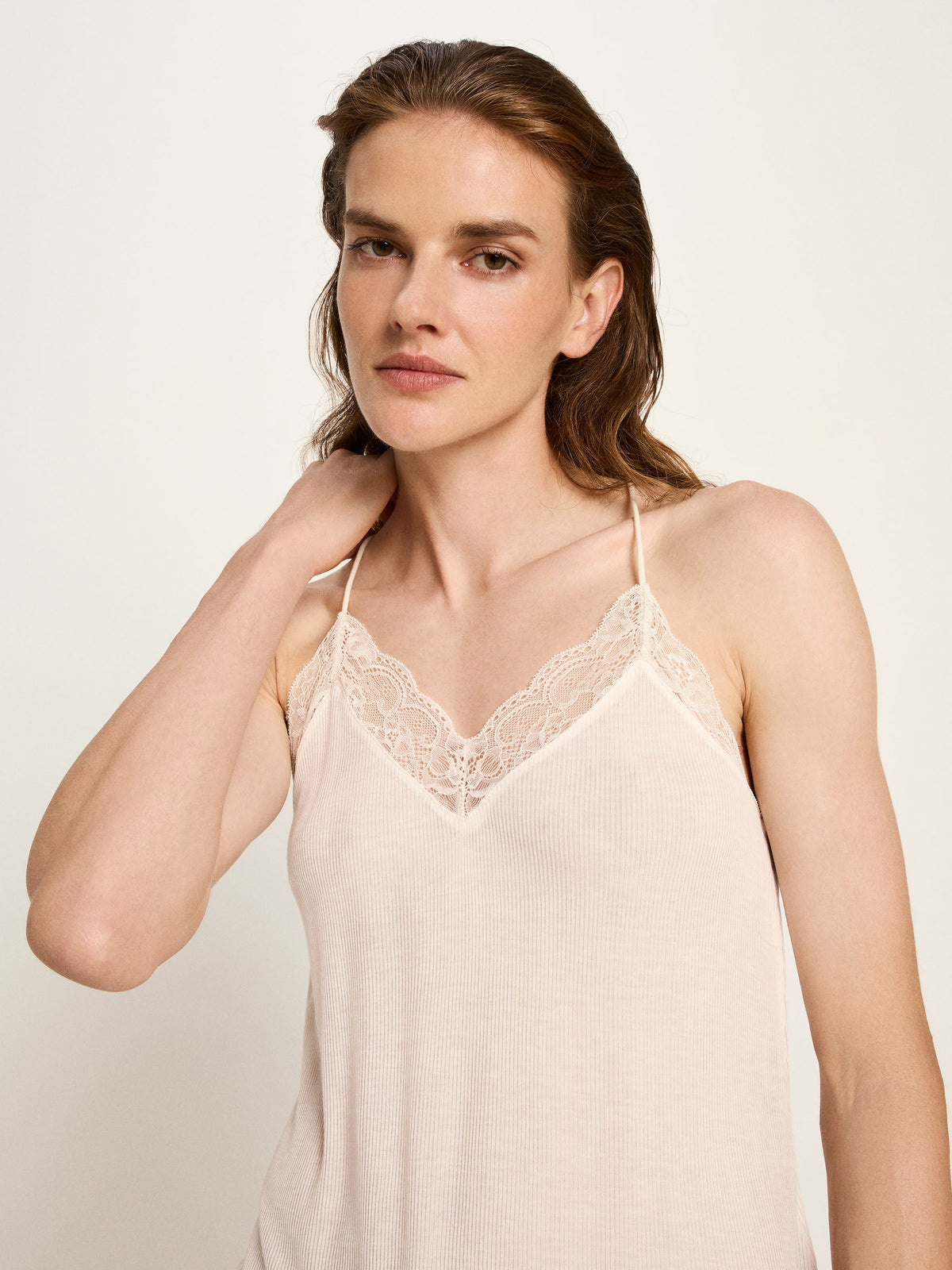 Lanius - Spitzentop aus Tencel