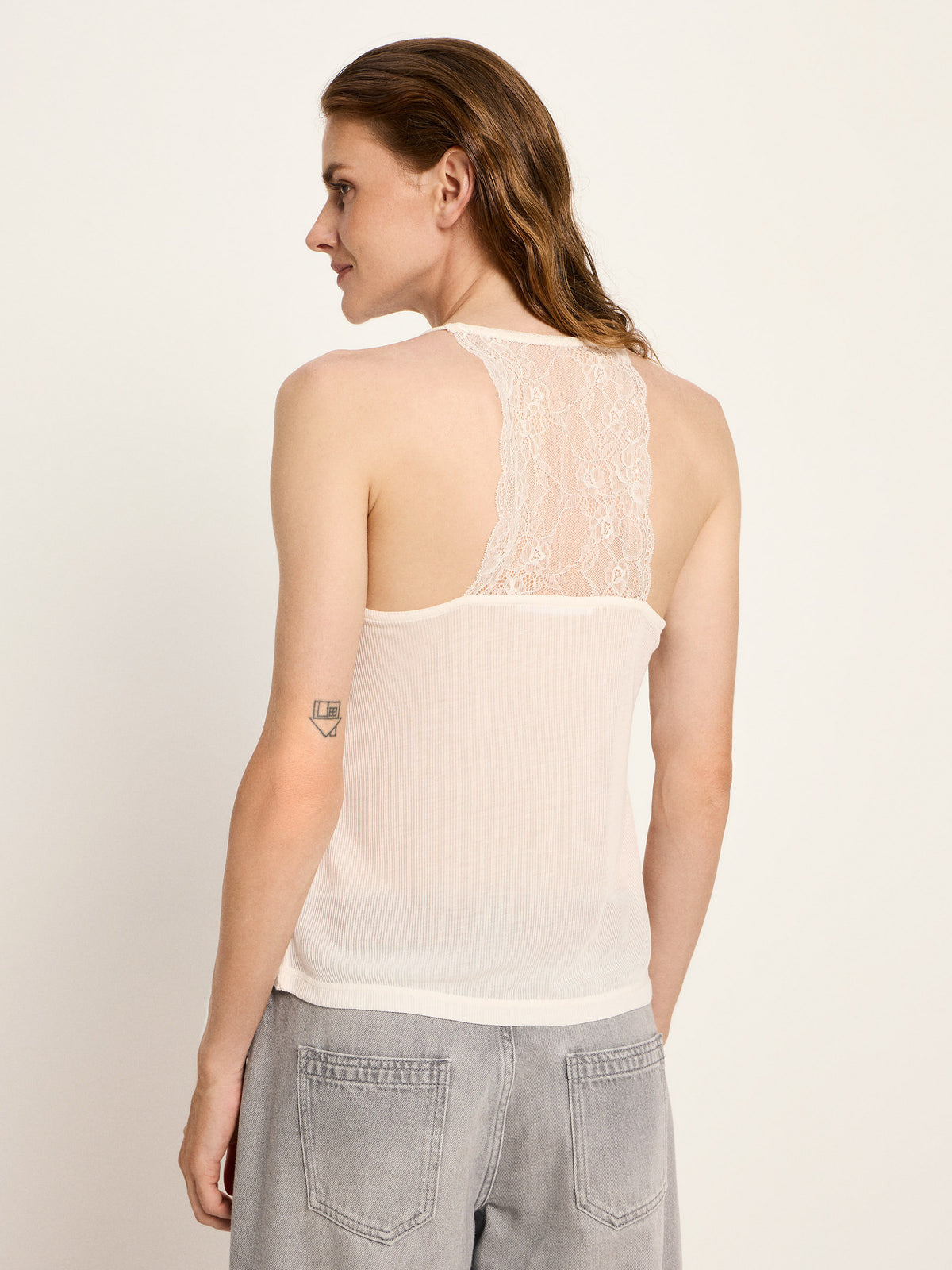 Lanius - Spitzentop aus Tencel
