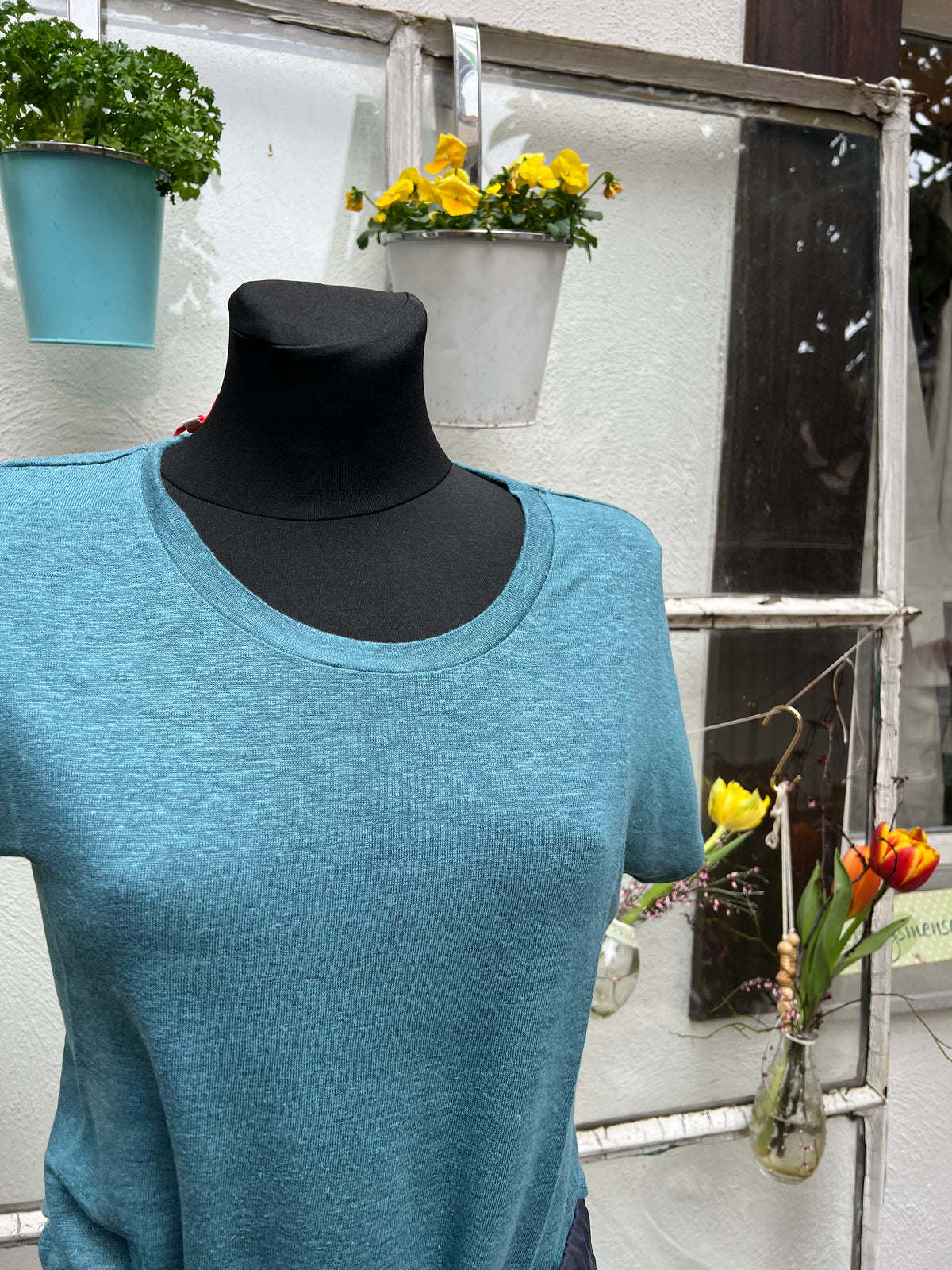 UVR - T-Shirt Nellaina