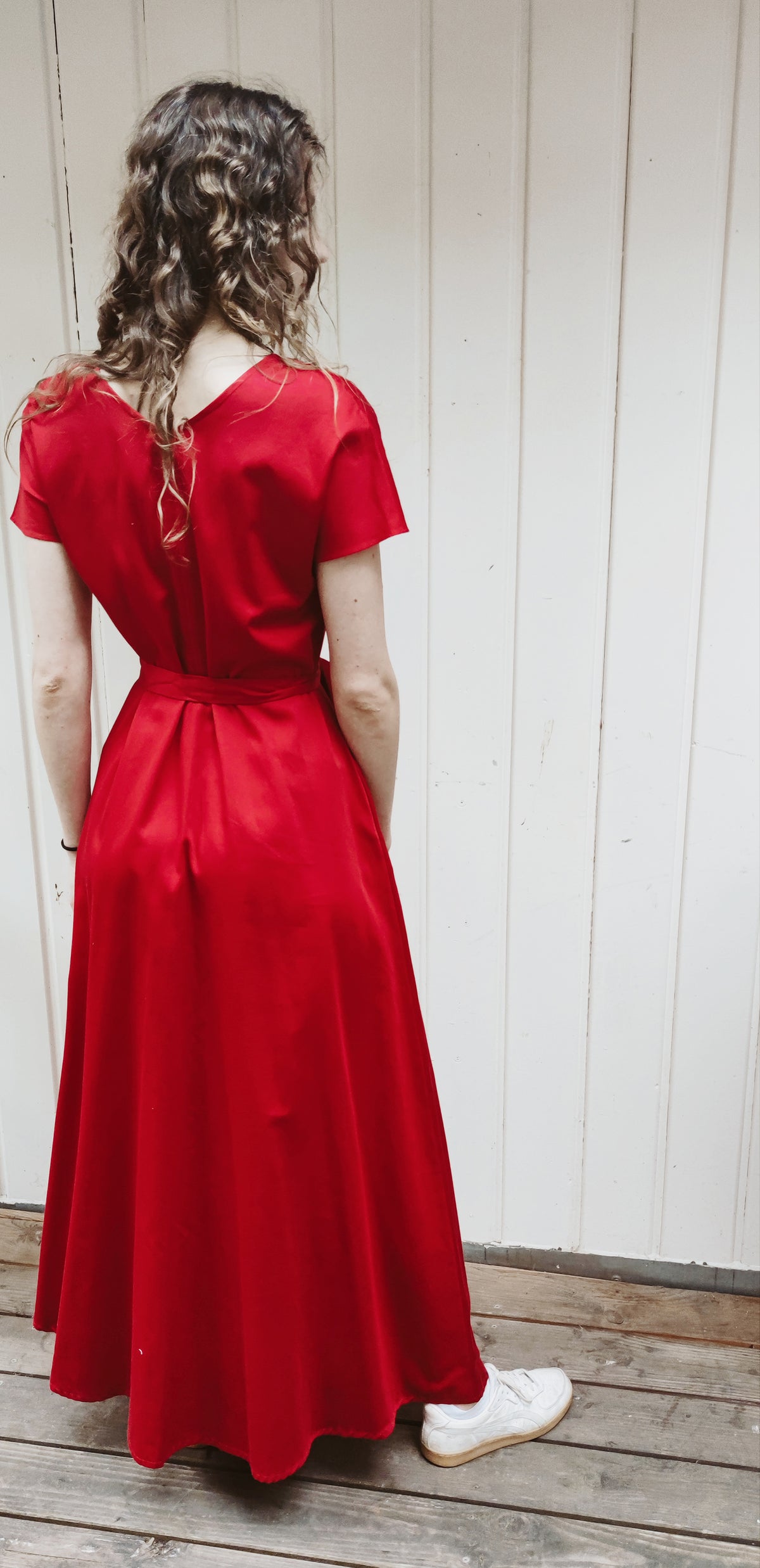 Anzüglich - Kleid aus rotem Bio-Satin